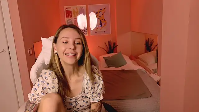 MiaGraham1 online show from October 2025 05:13:01 PM