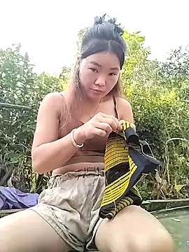 lylylove online show from October 2025 12:36:01 AM