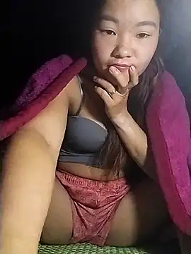 lylylove online show from November 2025 08:22:02 PM