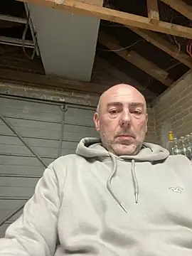 Snapshot of Richmcgee chatting on February 2026 08:20:01 PM Richmcgee online show from February 2026 08:20:01 PM