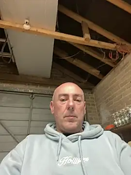 Richmcgee online show from April 2026 07:22:01 PM