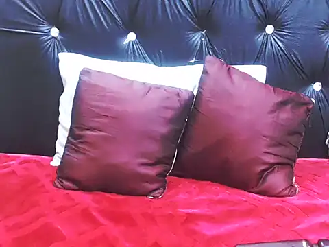 Snapshot of AppleAss02 chatting on November 2025 05:01:02 PM AppleAss02 online show from November 2025 05:01:02 PM