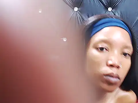 Snapshot of AppleAss02 chatting on November 2025 08:44:01 PM AppleAss02 online show from November 2025 08:44:01 PM