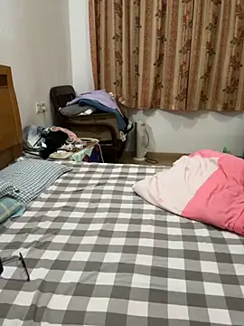 xiiuuff18 online show from April 2026 01:29:02 PM