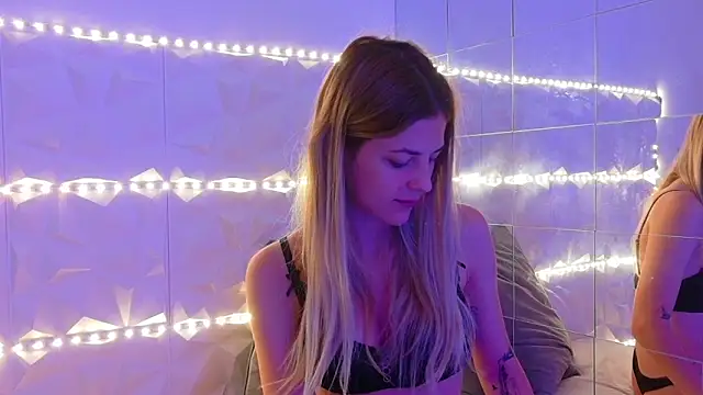 Aishha  online show from September 2025 05:29:01 AM