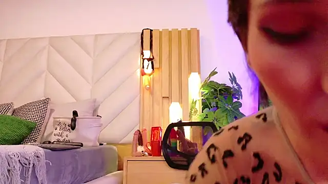 Snapshot of Zafiro_Gem_ chatting on September 2025 07:37:02 PM Zafiro Gem online show from September 2025 07:37:02 PM