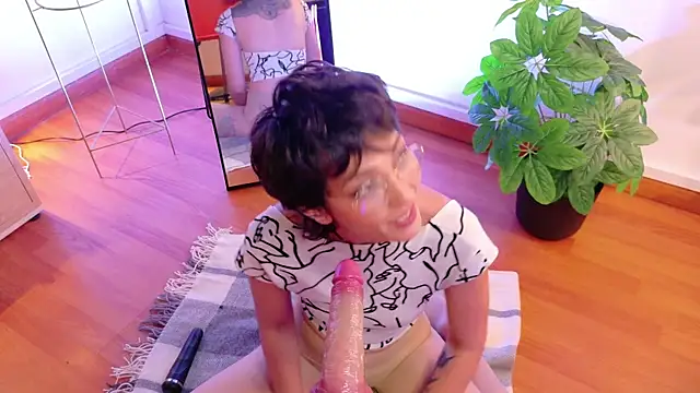 Snapshot of Zafiro_Gem_ chatting on September 2025 07:41:01 PM Zafiro Gem online show from September 2025 07:41:01 PM