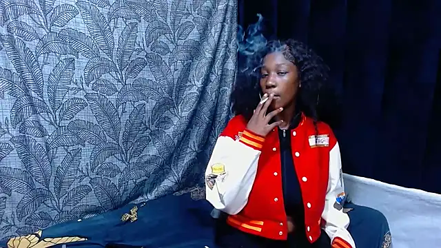 DarkQueen25x online show from November 2025 08:24:02 PM