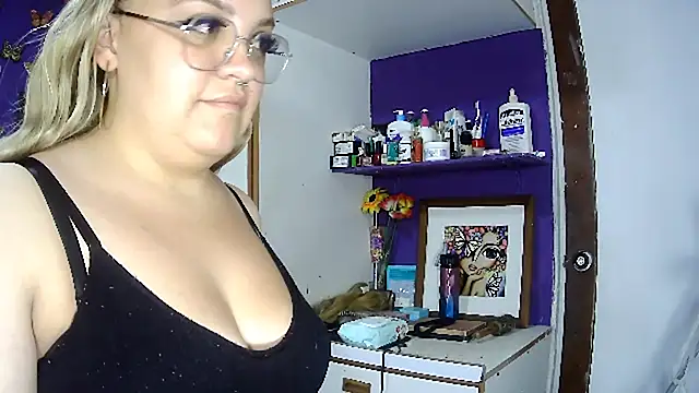 Sasha TK online show from October 2025 09:10:02 PM