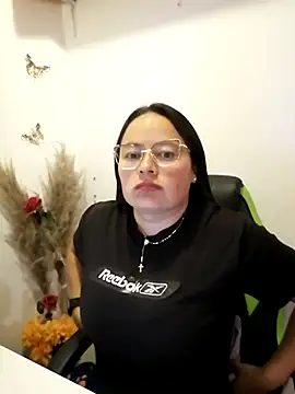 Daliz Leon online show from October 2025 02:30:01 AM