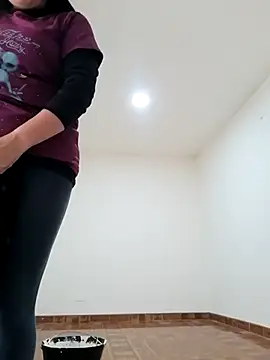 Daliz Leon online show from October 2025 03:12:02 PM