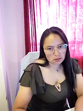 Daliz Leon online show from November 2025 09:35:02 PM