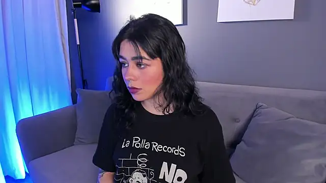 flower smith  online show from November 2025 11:43:02 AM