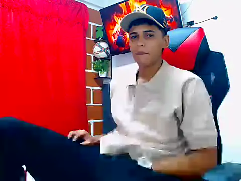 Snapshot of cristian_tayron1 chatting on June 2026 06:05:01 AM cristian tayron1 online show from June 2026 06:05:01 AM