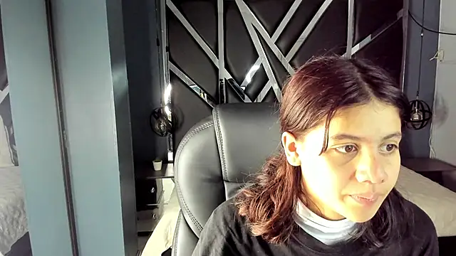 Julieth brown  online show from October 2025 07:32:02 PM