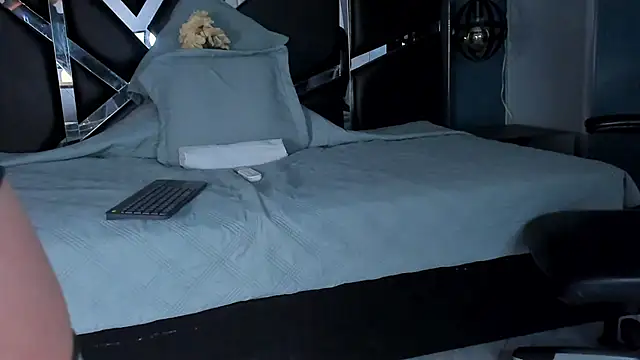 Julieth brown  online show from October 2025 07:55:01 PM