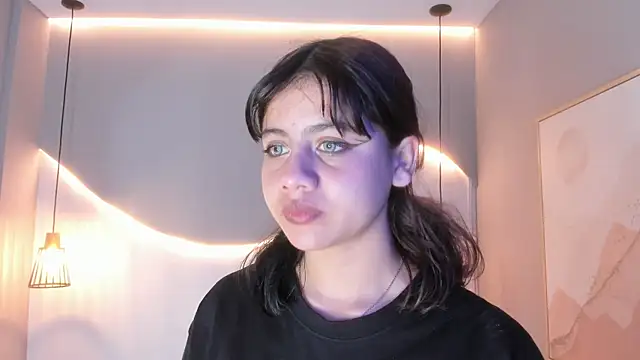 Julieth brown  online show from October 2025 07:47:02 PM