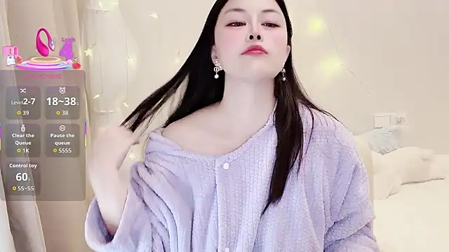 Snapshot of LuLu-Moon chatting on February 2026 09:46:01 PM LuLu-Moon online show from February 2026 09:46:01 PM