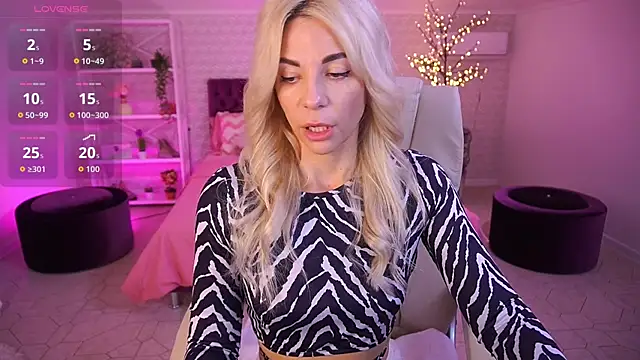 BellaRayyy online show from April 2026 12:55:01 PM