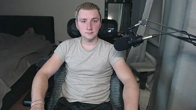 Elvin Vaenight online show from October 2025 11:37:02 PM