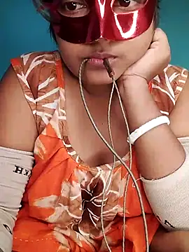 mimi87hoty online show from November 2025 05:33:02 PM