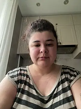 Snapshot of AliceCurlyX chatting on February 2026 05:19:01 AM AliceCurlyX online show from February 2026 05:19:01 AM