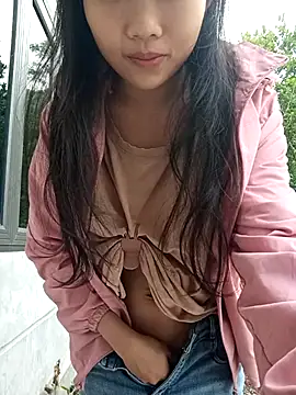 Ananine online show from April 2026 11:39:02 PM