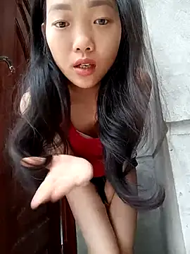 Ananine online show from April 2026 11:18:01 PM