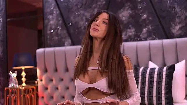 StephieRouse online show from February 2026 07:45:01 AM