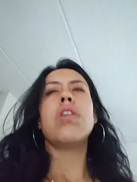 Queen Ashly online show from November 2025 08:13:02 PM