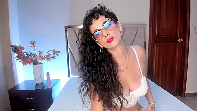 AmaraYasbel online show from February 2026 06:36:02 PM