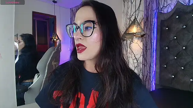 Zami Escobar of online show from October 2025 07:33:02 PM