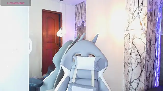 Zami Escobar of online show from October 2025 07:03:02 PM