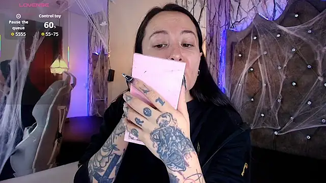 Zami Escobar of online show from November 2025 05:35:01 PM