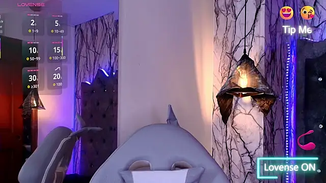 Zami Escobar of online show from April 2026 05:28:01 PM