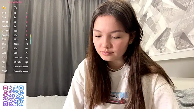 KiraVelvet online show from November 2025 07:10:01 PM