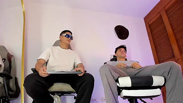 sotooliver3 online show from September 2025 07:03:01 PM