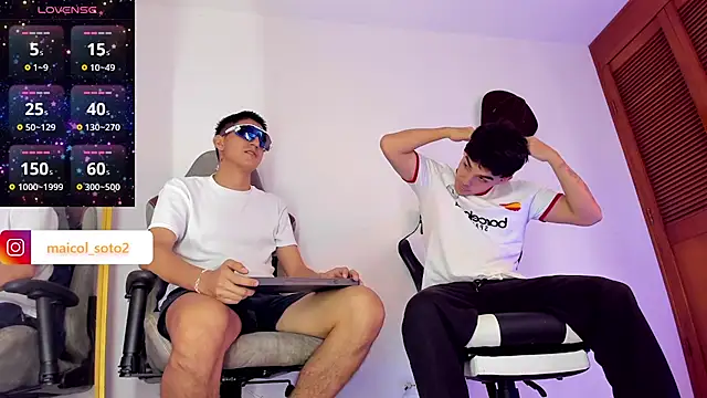 sotooliver3 online show from October 2025 07:56:01 PM