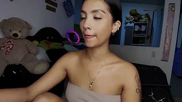 mia yireth online show from September 2025 11:41:01 PM