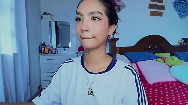 mia yireth online show from October 2025 05:14:01 PM