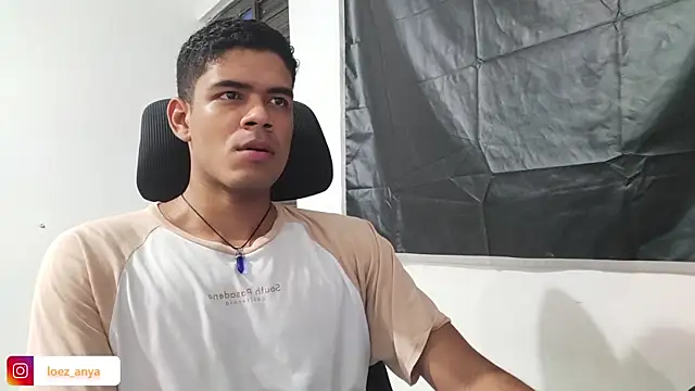 jonhsebastiann online show from January 2026 04:15:01 AM