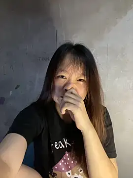 Hinne07 online show from November 2025 01:48:01 AM