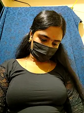 mini-queen online show from December 2025 07:53:01 PM