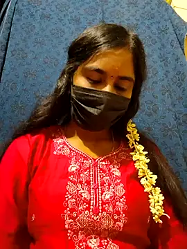 mini-queen online show from December 2025 10:33:01 AM