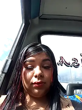 snow belle online show from October 2025 07:33:01 PM