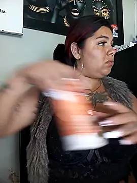 snow belle online show from October 2025 09:03:02 PM