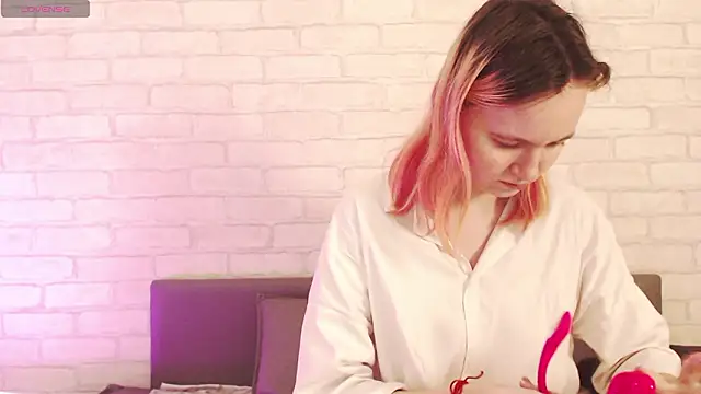 Ericha Stone online show from March 2026 01:22:02 AM