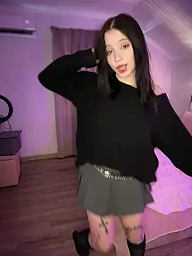 YourLittleDevil online show from April 2026 01:25:02 PM