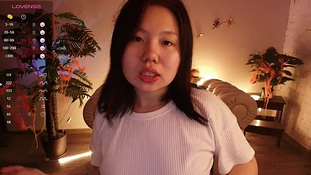 Snapshot of Moana_light chatting on October 2025 02:30:01 AM Moana light online show from October 2025 02:30:01 AM