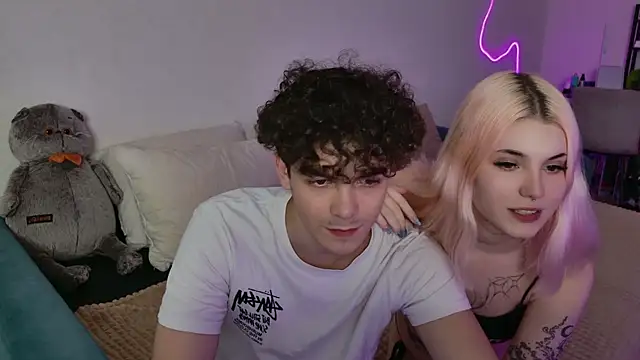 Alice18James online show from September 2025 06:39:01 AM